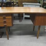 614 8409 WRITING DESK